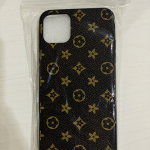 estuche-iphone-11-pro-max-louis-vuitton-clasico-cafe-20200907011