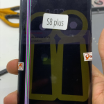 pantalla-samsung-galaxy-s8-plus-azul-certificada-con-marco-negro-con-lineas-en-lcd-lado-izquierdo-2023080100002