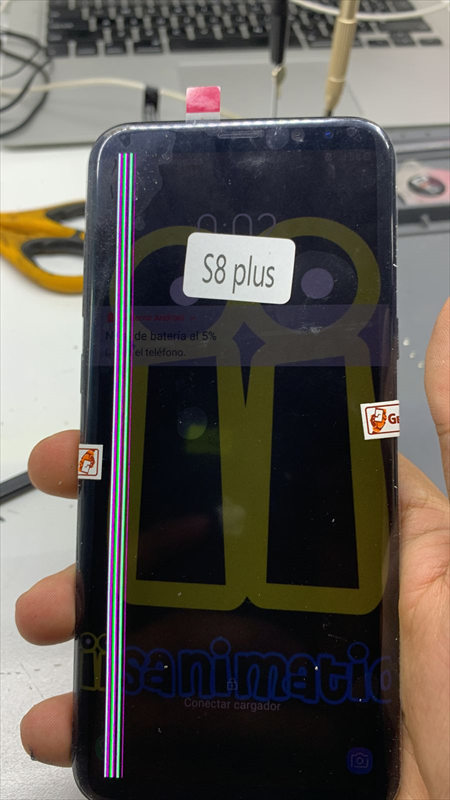 pantalla-samsung-galaxy-s8-plus-azul-certificada-con-marco-negro-con-lineas-en-lcd-lado-izquierdo-2023080100002