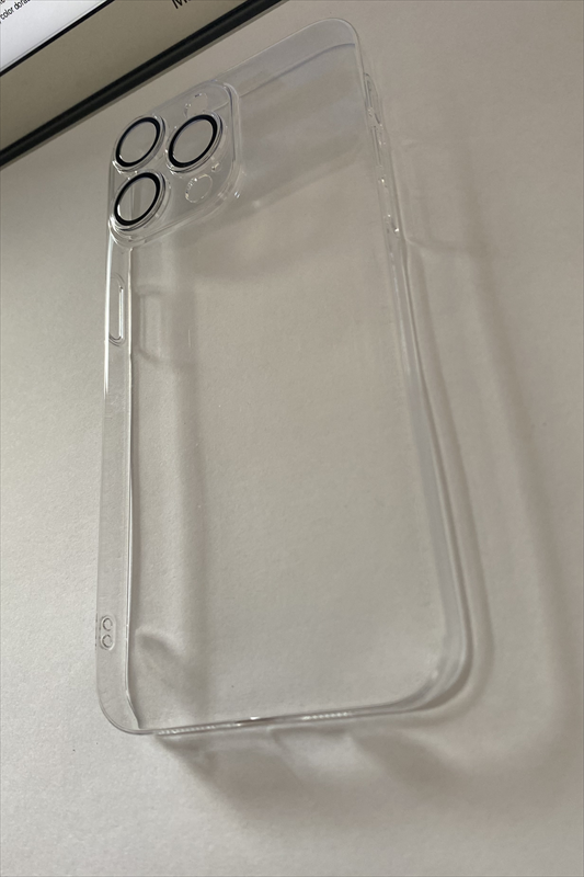 estuche-iphone-15-pro-max-transparente-con-protector-de-lente-2023101800006